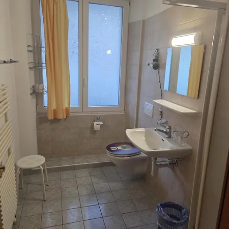 Schlossli-le Petit Chateau Appart hôtel Loèche-les-Bains
