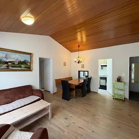 Schlossli-le Petit Chateau Appart hôtel Loèche-les-Bains